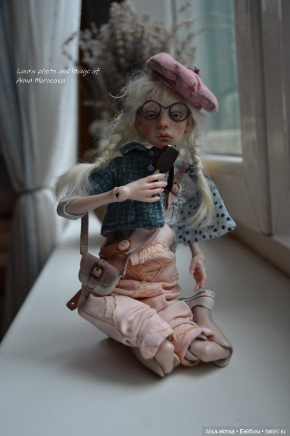 Птичка Лора - студентка музыкального училища