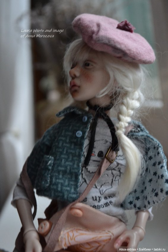 Птичка Лора - студентка музыкального училища