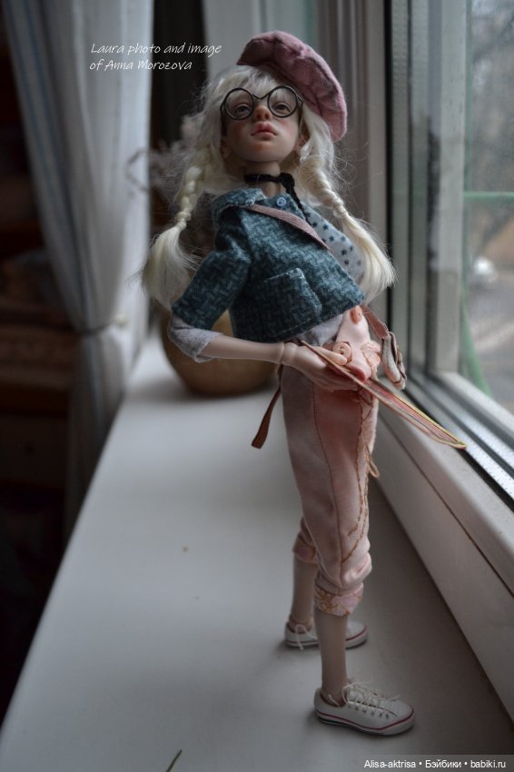 Птичка Лора - студентка музыкального училища