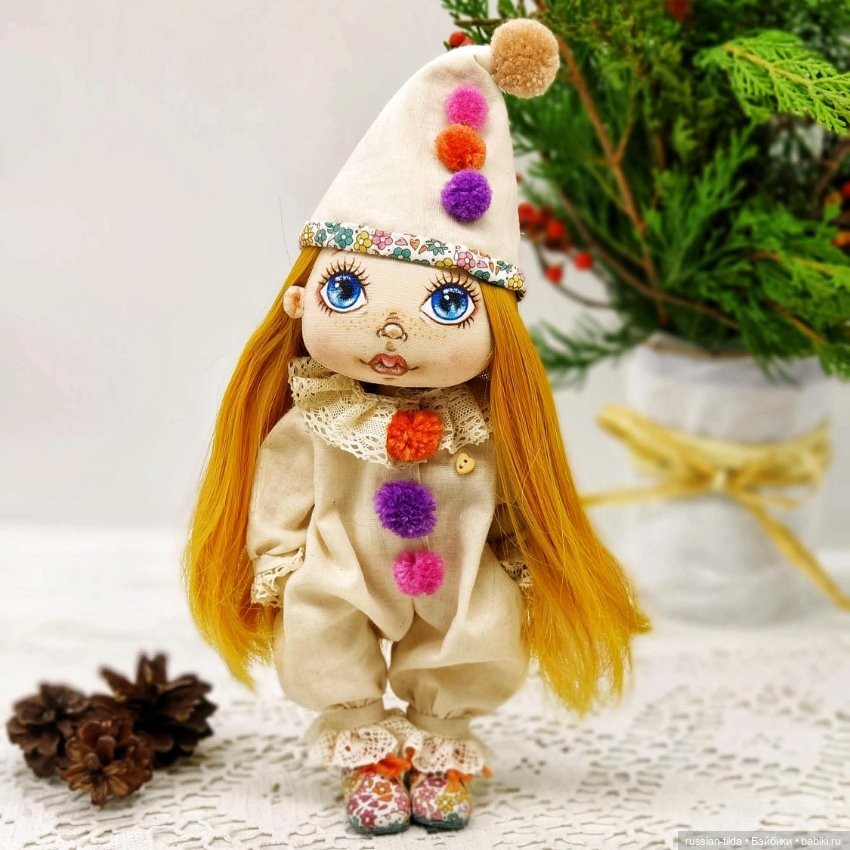 Пора покупать карнавальные костюмы