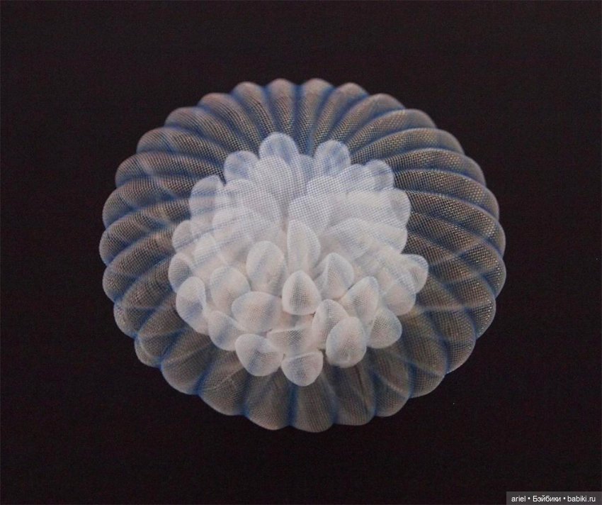 Скульптуры и украшения из ткани (фото 5)