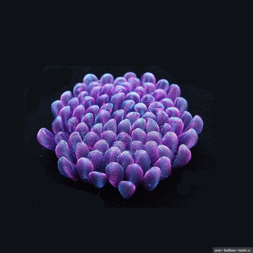 Скульптуры и украшения из ткани