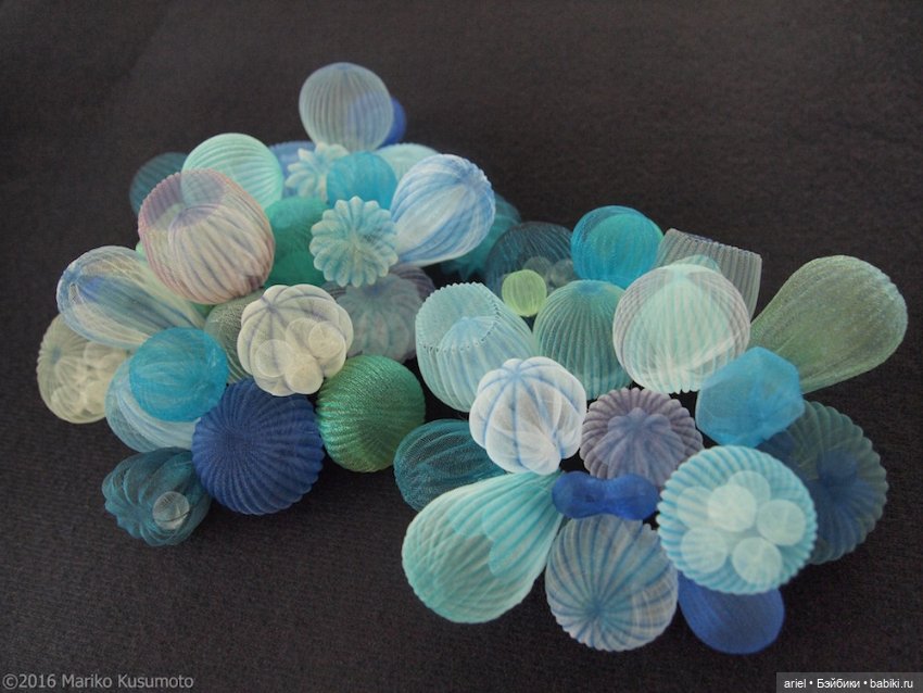 Скульптуры и украшения из ткани (фото 3)