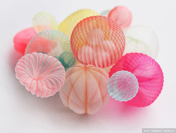 Скульптуры и украшения из ткани (фото 6)