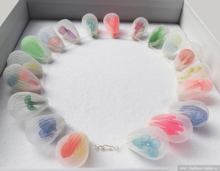 Скульптуры и украшения из ткани (фото 8)