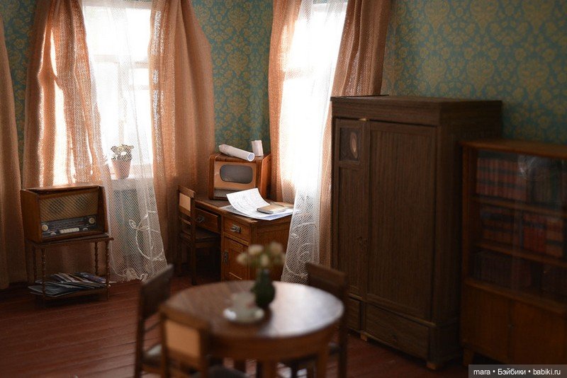 Гостиная с печкой и тремя окнами, автор румбокса Галина Чиркова (фото 9)