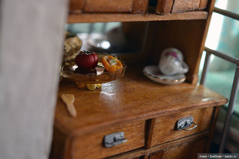 Гостиная с печкой и тремя окнами, автор румбокса Галина Чиркова (фото 6)