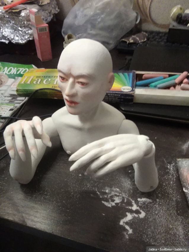 Демонический маникюрный салон