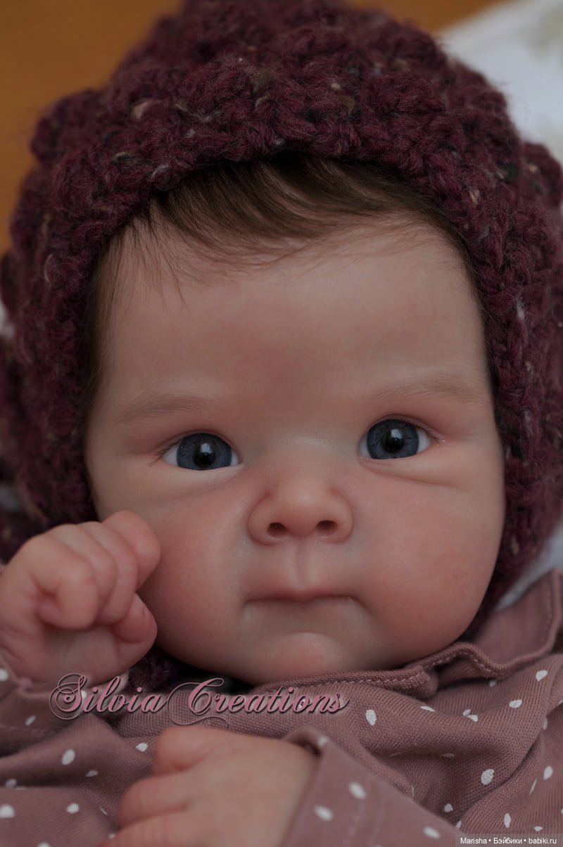 Bettie скульптора Adrie Stoete, автор прототипа Silvia Ezquerra