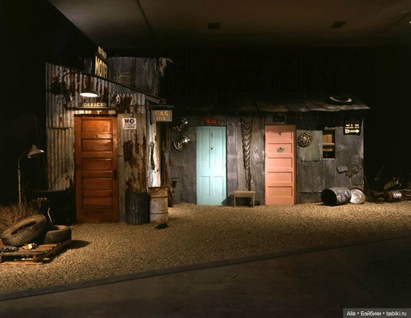 Работы художника Michael C. McMillen