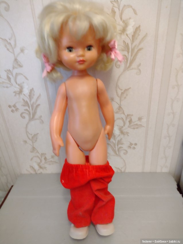 Помогите оценить советскую куклу.Высота около 45 см,клеймо человечки( ленигрушка?) (фото 5)