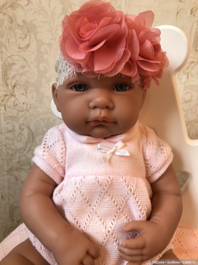 Дорогостоящая кукла и ребёнок (фото 2)