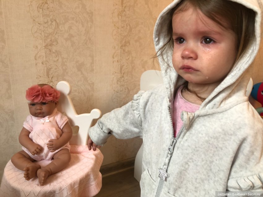Дорогостоящая кукла и ребёнок (фото 4)