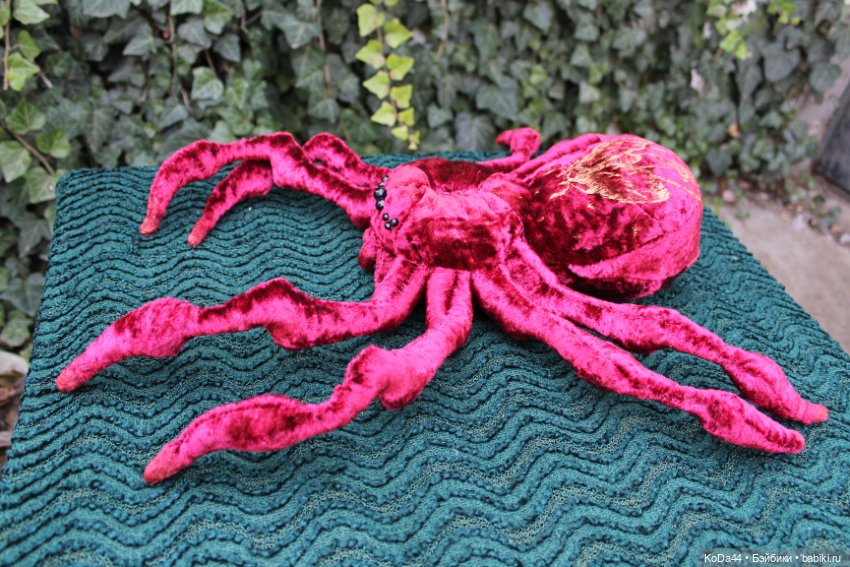 Плюшевый паук Зюзя из серии Древний род