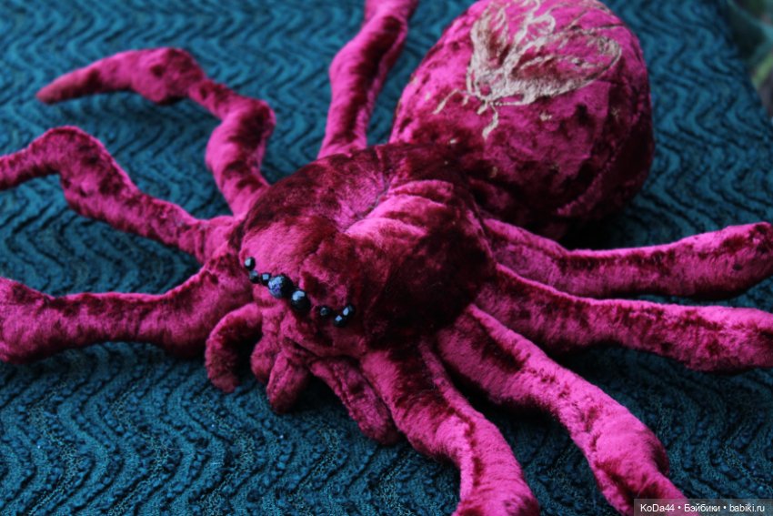 Плюшевый паук Зюзя из серии Древний род (фото 2)