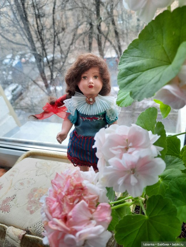И опять только об одной кукле