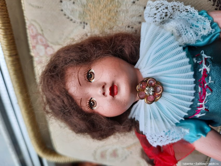 И опять только об одной кукле