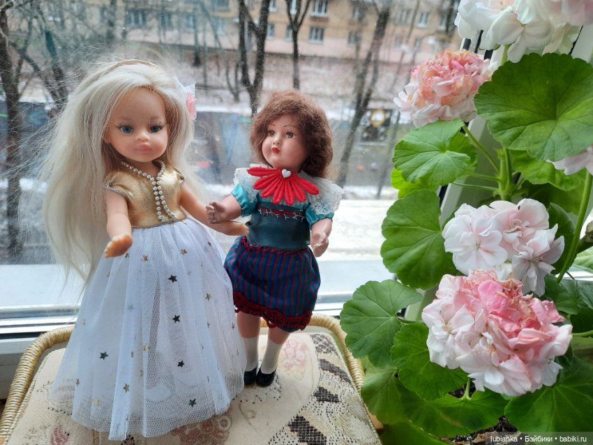 И опять только об одной кукле