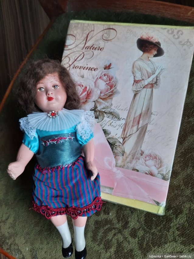 И опять только об одной кукле