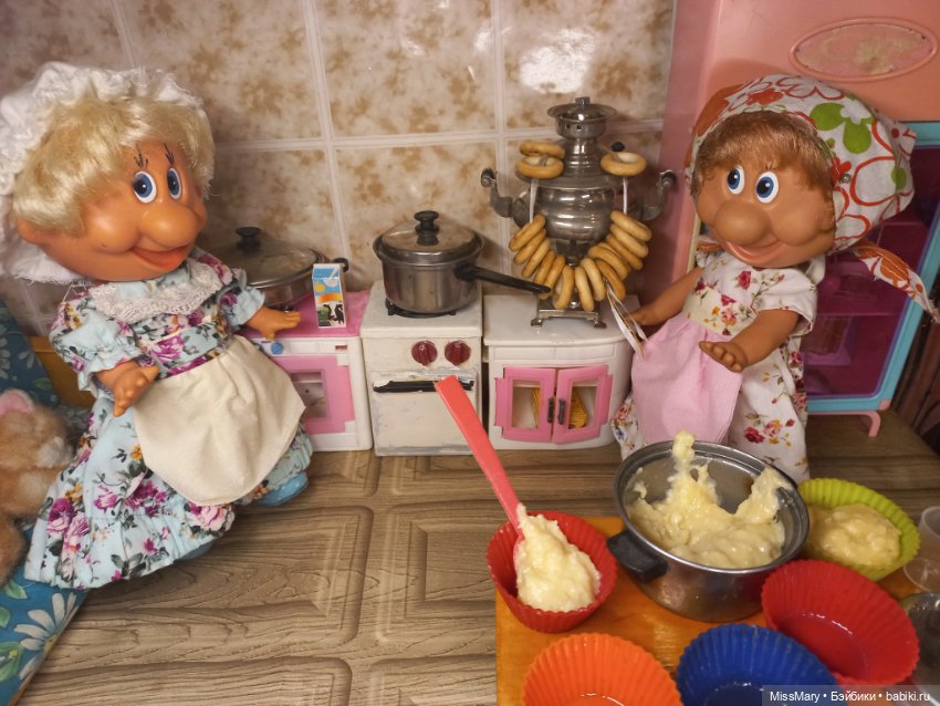 "Веселые картинки". Тетя Фаина печет кексы