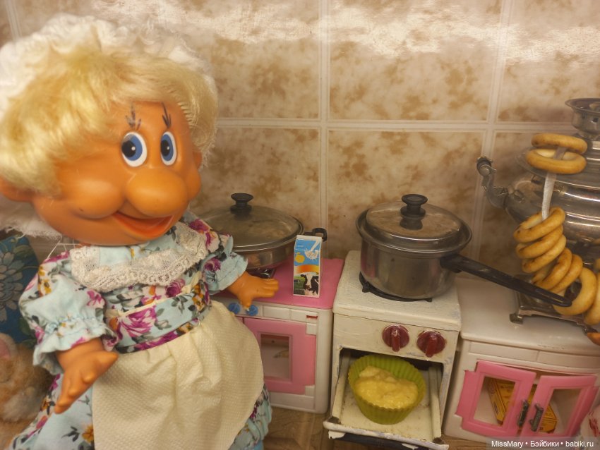 "Веселые картинки". Тетя Фаина печет кексы