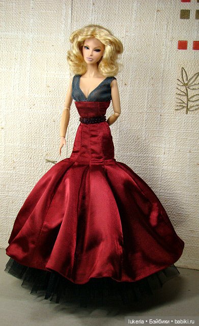 Вечерние платья для модельных девушек ФР