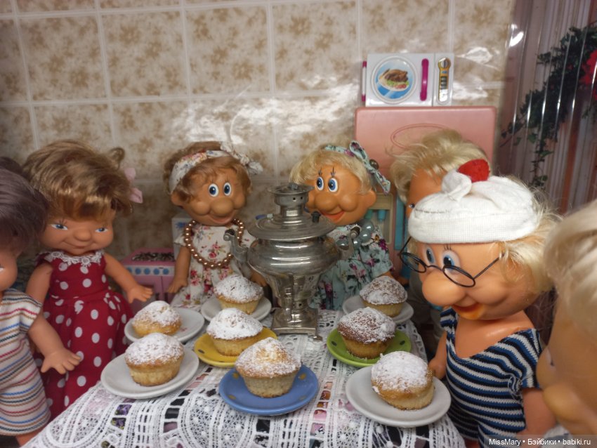 "Веселые картинки". Чай с кексиками