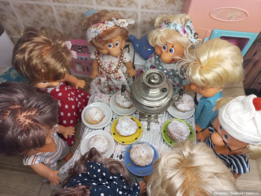 "Веселые картинки". Чай с кексиками