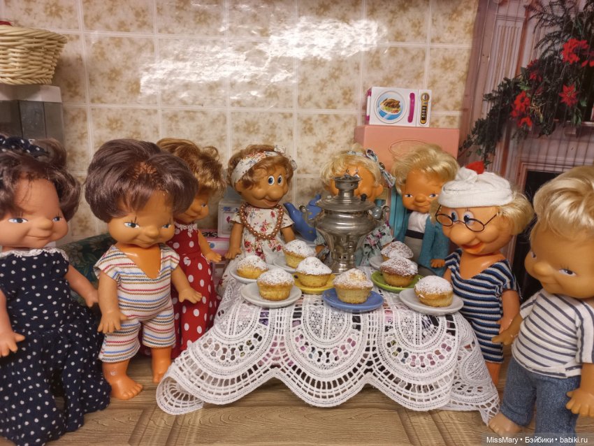 "Веселые картинки". Чай с кексиками