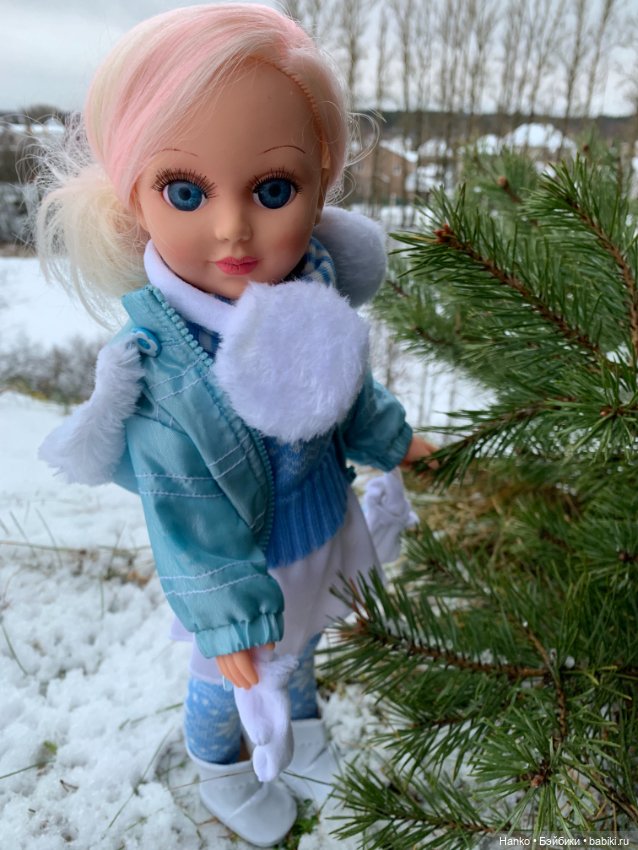 Серое, белое и голубое — Российские куклы Весна (фото 4)