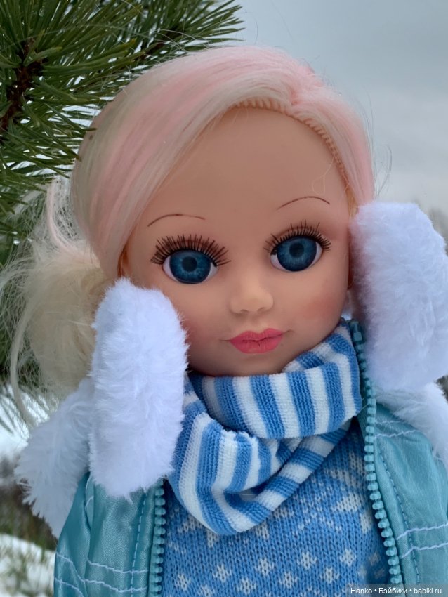 Серое, белое и голубое — Российские куклы Весна (фото 2)