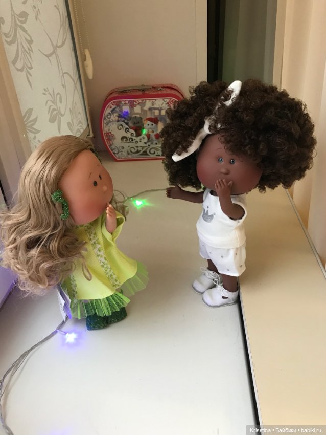 Ксю, приехала — Куклы Nines d'Onil (Нинес): Миа (Mia) (фото 3)