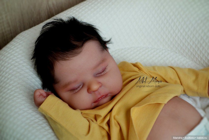 Peaches скульптора Cassie Brace, автор прототипа Nikol Maris