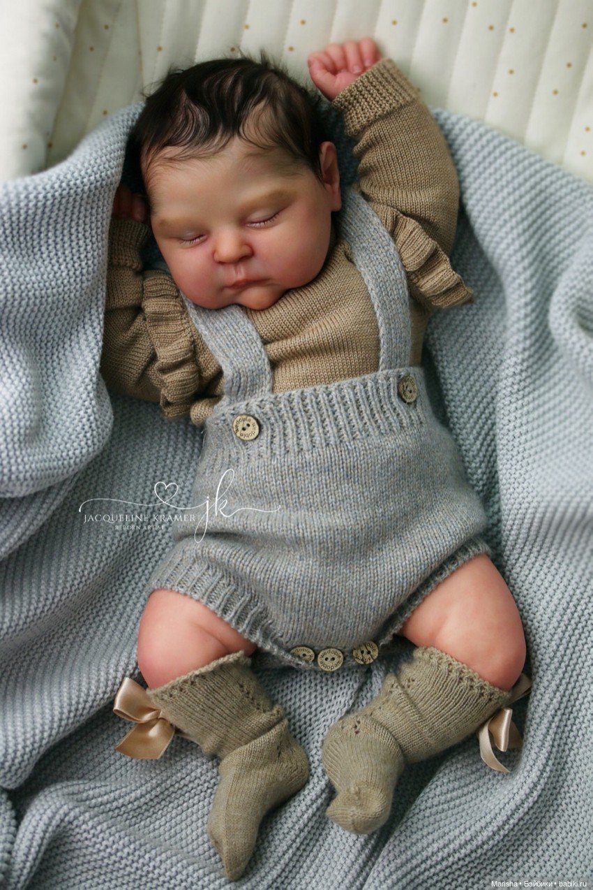 Peaches скульптора Cassie Brace, автор прототипа Jacqueline Kramer