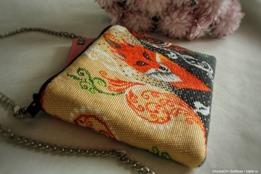Сумочка из бисера тренд сезона (фото 2)
