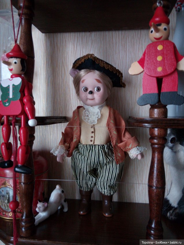 Третья полочка — Интересные игрушки и фигурки (разное): редкие (фото 2)