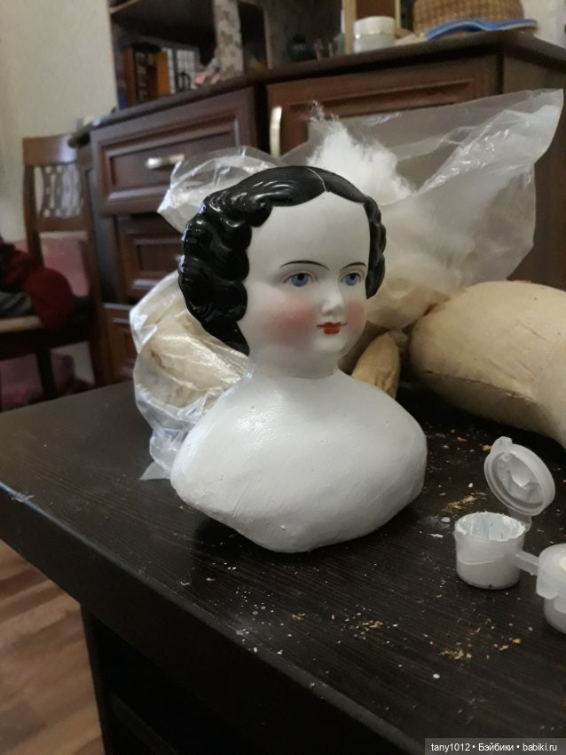 Праздник к нам стучиться — Редкие антикварные куклы и реплики: воск (фото 2)
