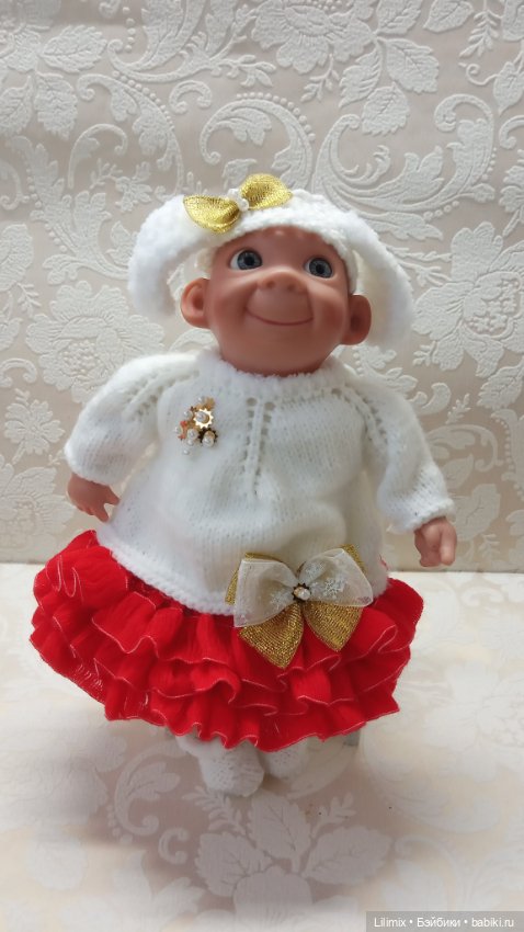 Зимняя коллекция в бело-красном цвете