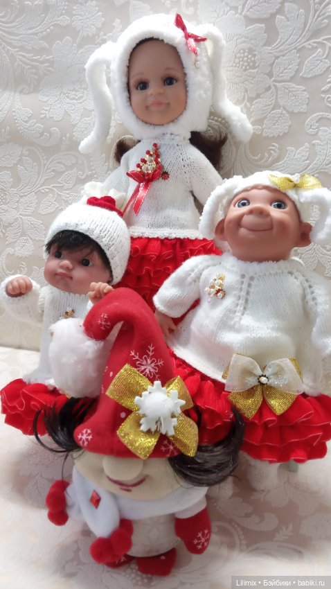 Зимняя коллекция в бело-красном цвете