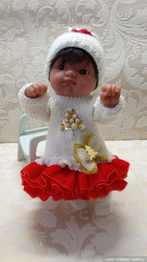 Зимняя коллекция в бело-красном цвете