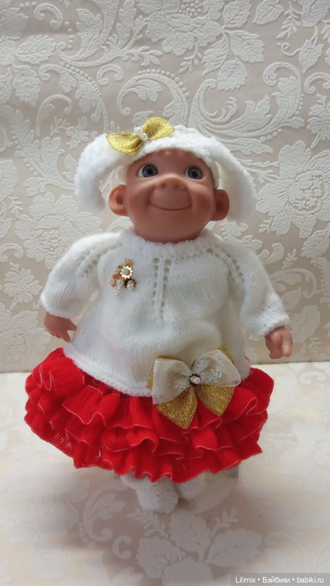 Зимняя коллекция в бело-красном цвете