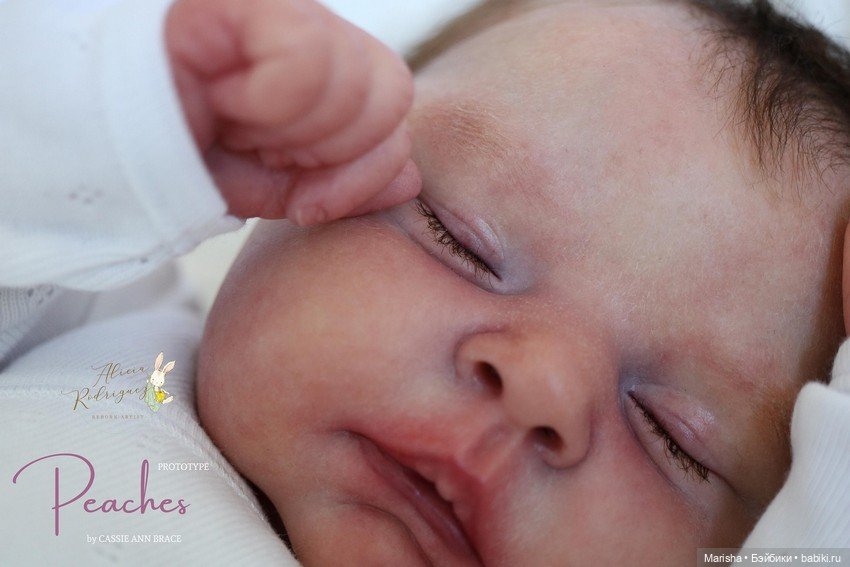 Peaches скульптора Cassie Brace, автор прототипа Alicia Rodriguez (фото 2)