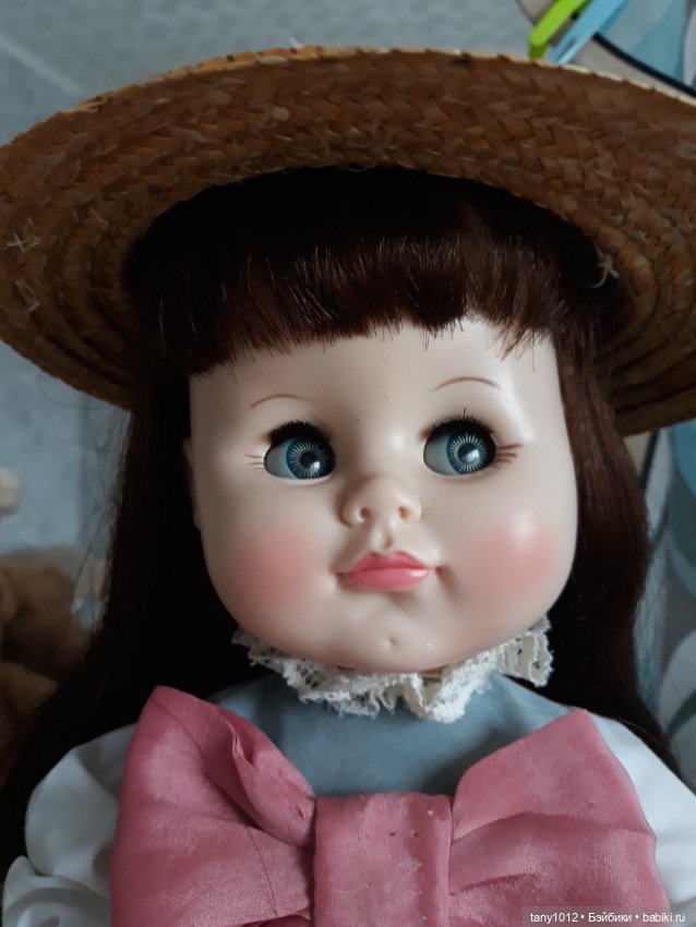 Обидеть куклу может каждый и даже ноги оторвать (фото 9)