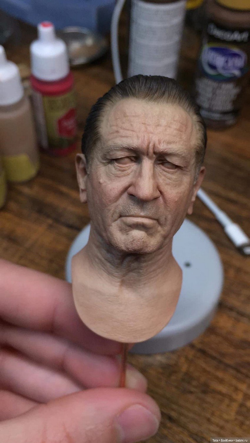 1/6 Frank “The Irishman” (Robert De Niro)