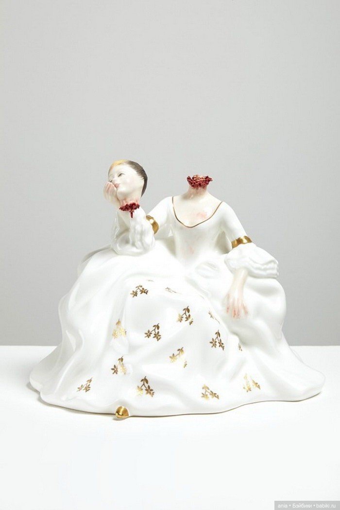 Викторианские фарфоровые девушки без головы от Jessica Harrison (фото 3)