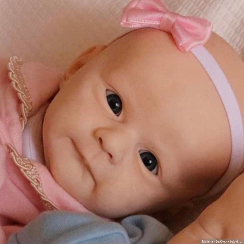 Ayla скульптора Taynan Freitas, автор прототипа Holly Paz