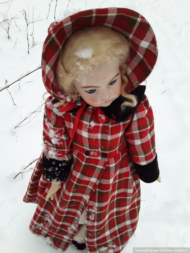 "Деревья в снегу утопают. Красива ты всё же, зима