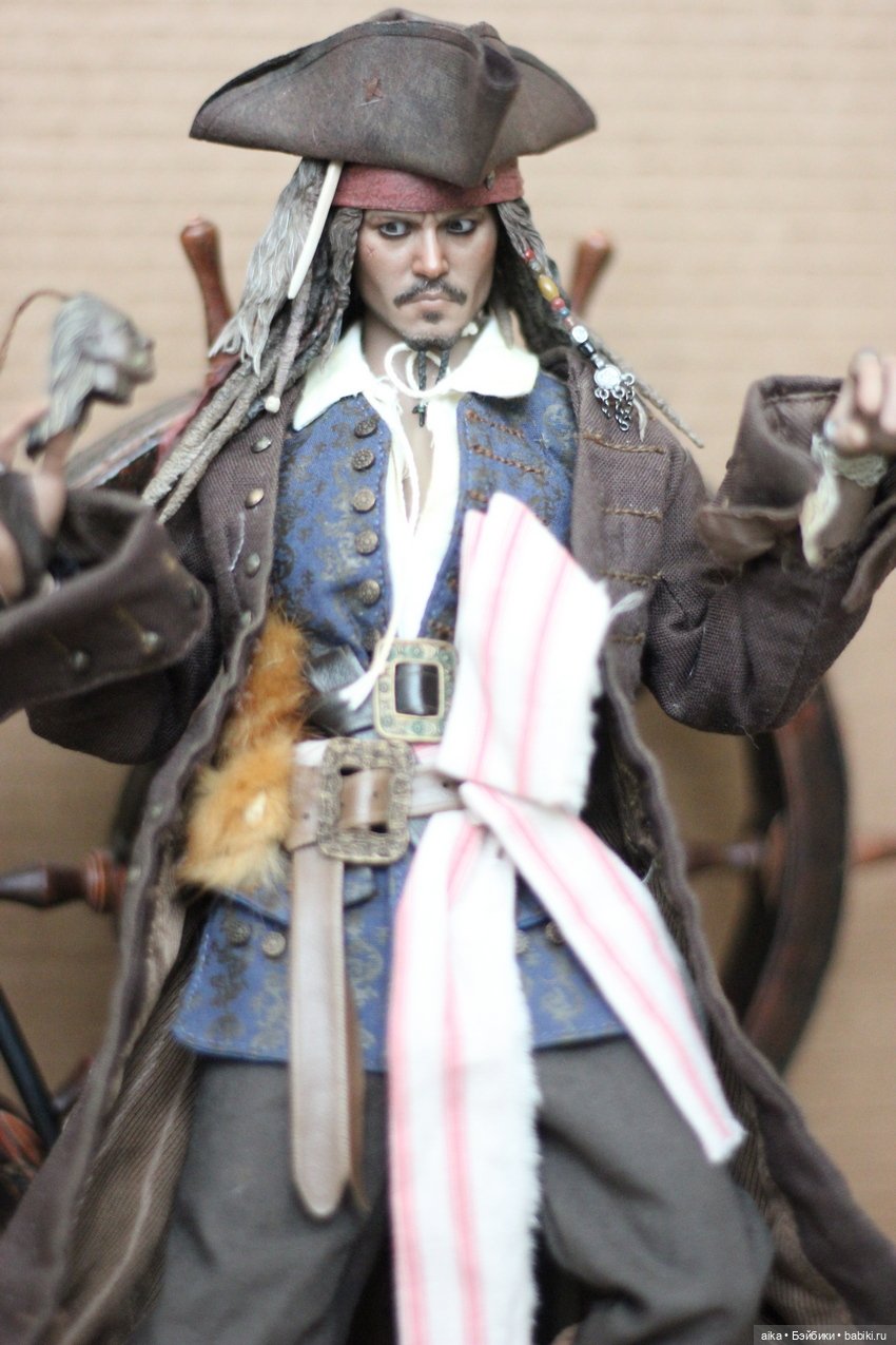 Фигурка Джека Воробья от Hot Toys