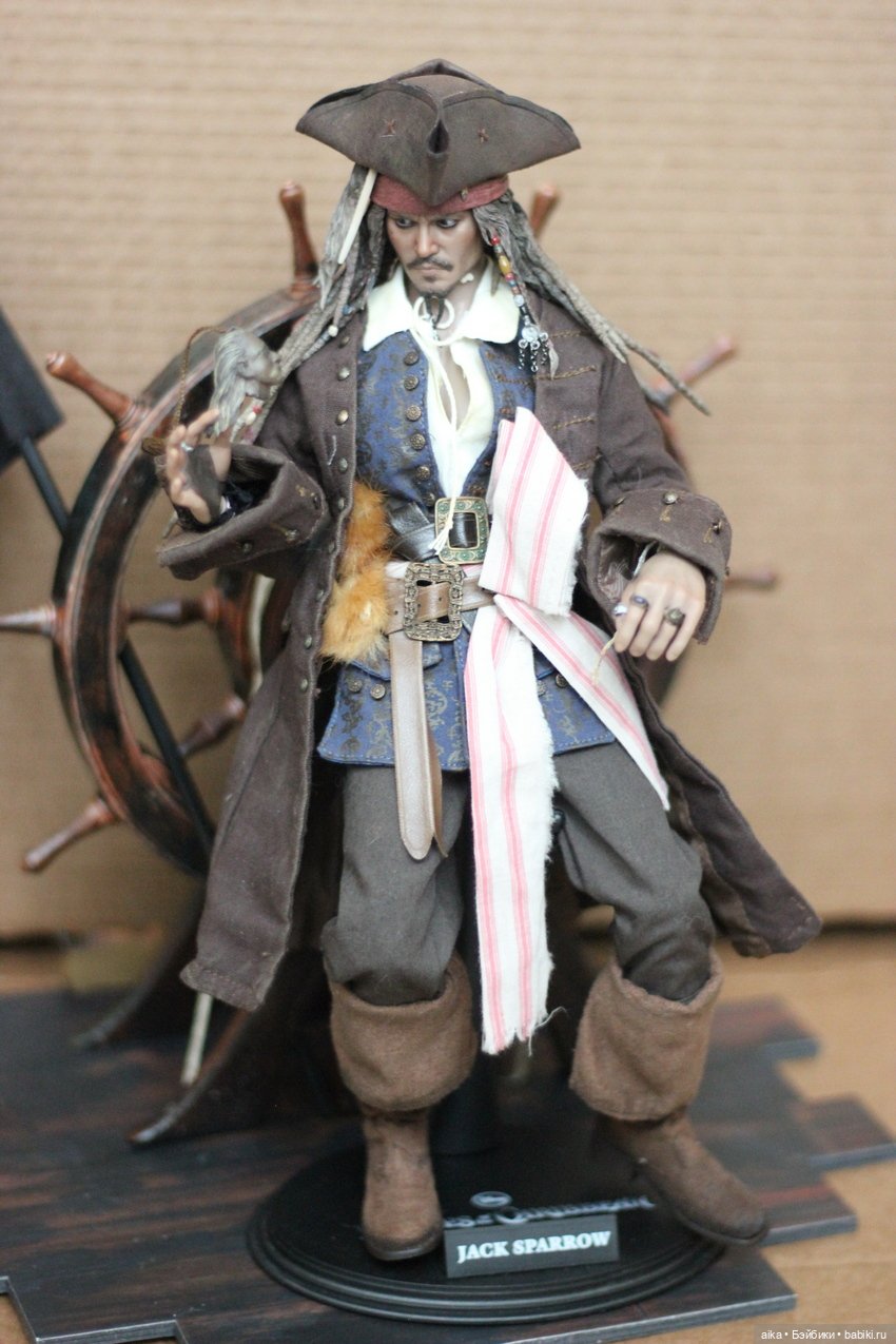 Фигурка Джека Воробья от Hot Toys