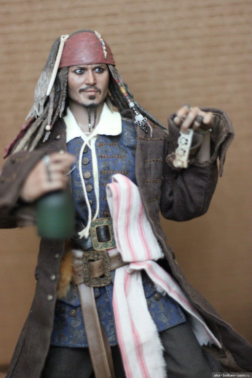 Фигурка Джека Воробья от Hot Toys (фото 5)